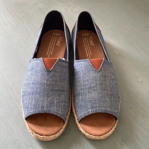 Tom’s Alpargata Open Toe Chambray Slip On